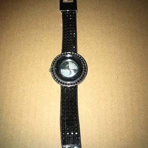 women fashion watch black and silver